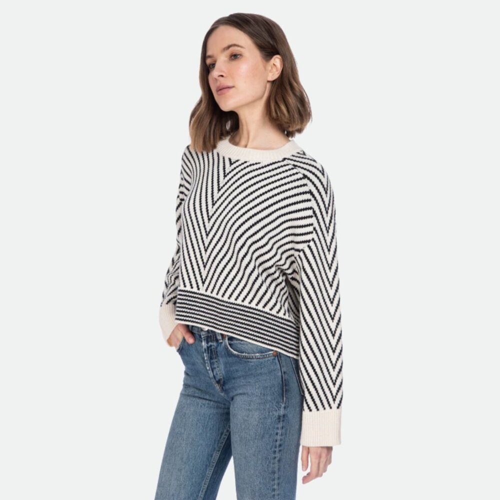 BOBEAU - Mitered Stripe Pullover Sweater - Black and White